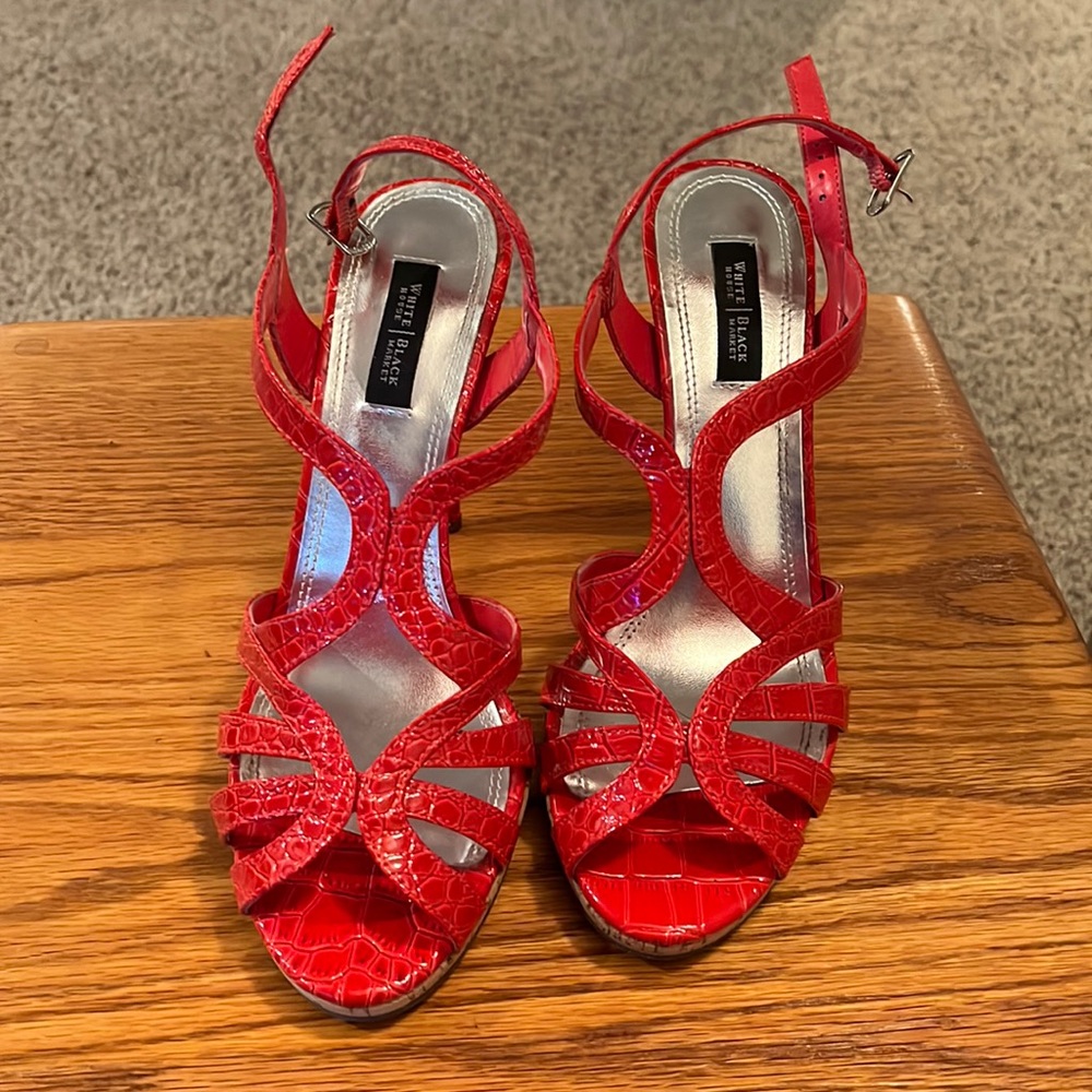 White House Black Market burnt orange shoes; gently used, new from top; size 8